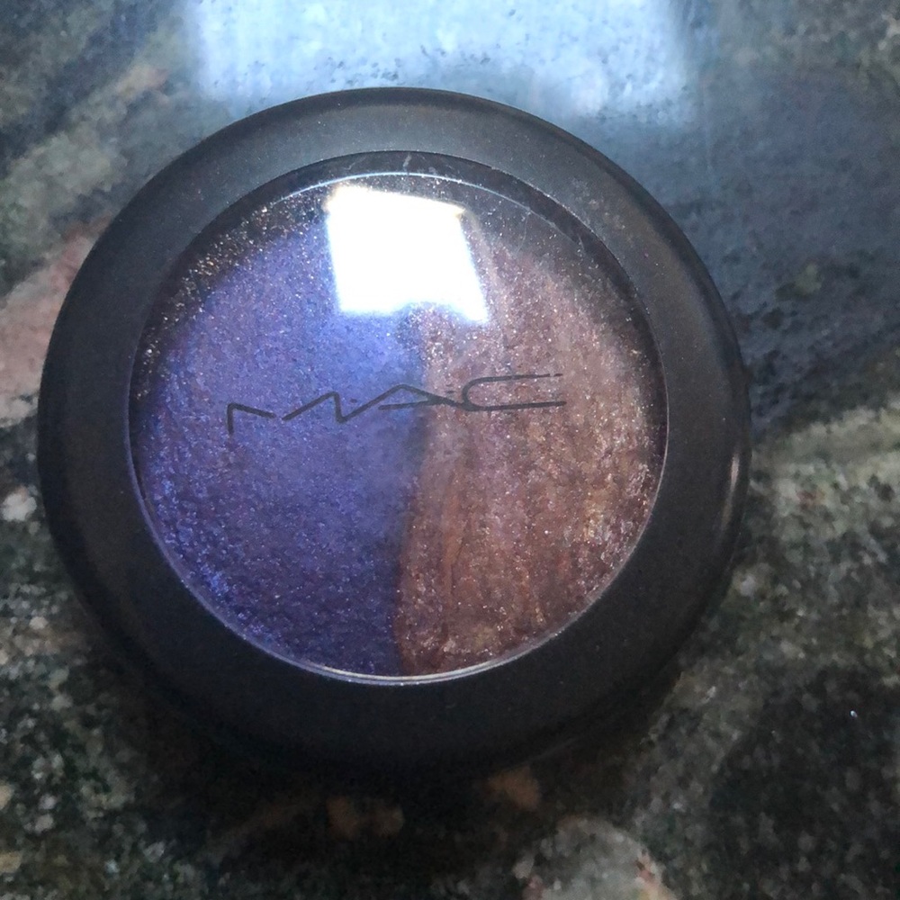 MAC. Eyeshadow. Odd Couple